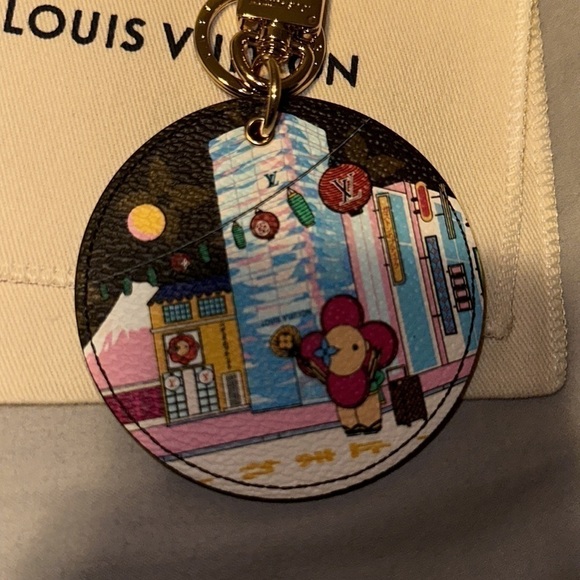 NWT Louis Vuitton 2022 Holiday Illustrate Tokyo Bag Charm & Key Holder // Blue - Picture 3 of 10